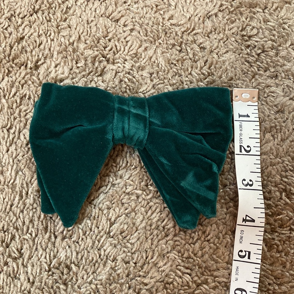 VTG 70’s Dark Emerald Green Velvet Clip on Bow-tie - Picture 10 of 10